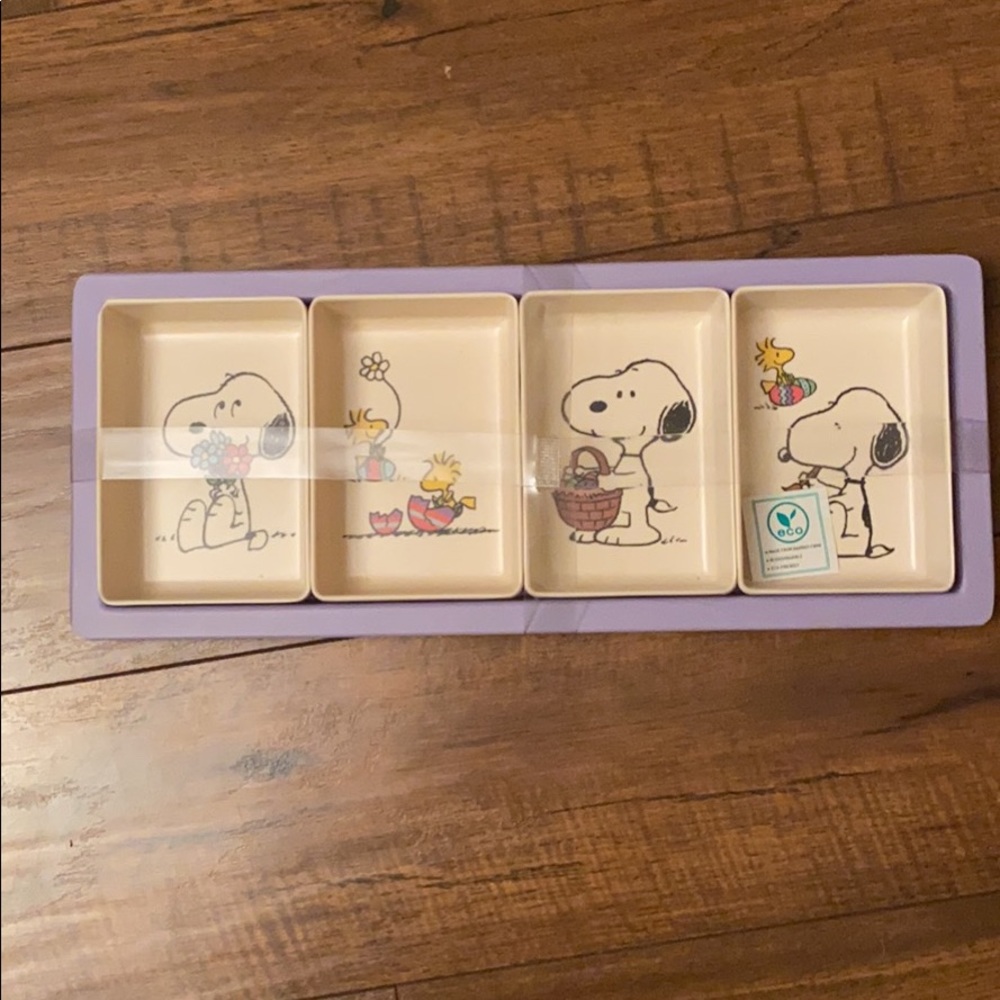 Peanuts Snoopy Easter bamboo snack tray